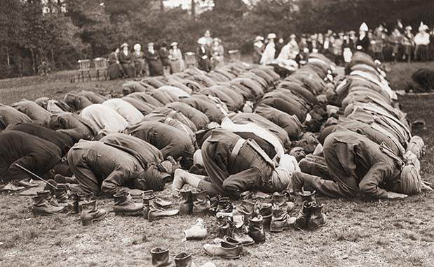 1re guerre mondiale1914 1918 soldats musulmans priant avant la bataille de la somme